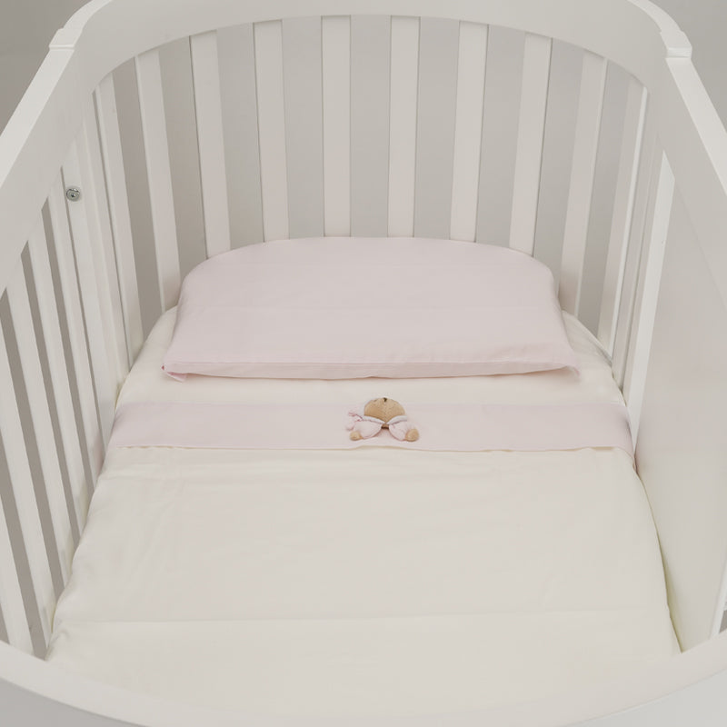 Set lenjerie roz pentru patut oval