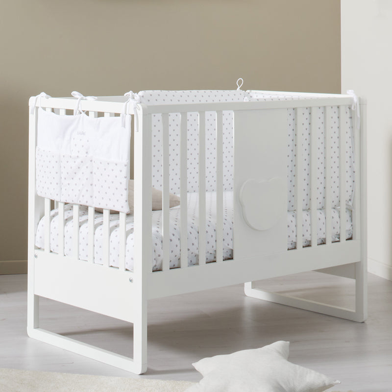 Pat DADINI alb din lemn MDF 130x70 cm decorat cu ursulet Tato, cu grilaj si panou lateral reglabil